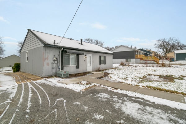 Building Photo - 22102 Hawthorne Way