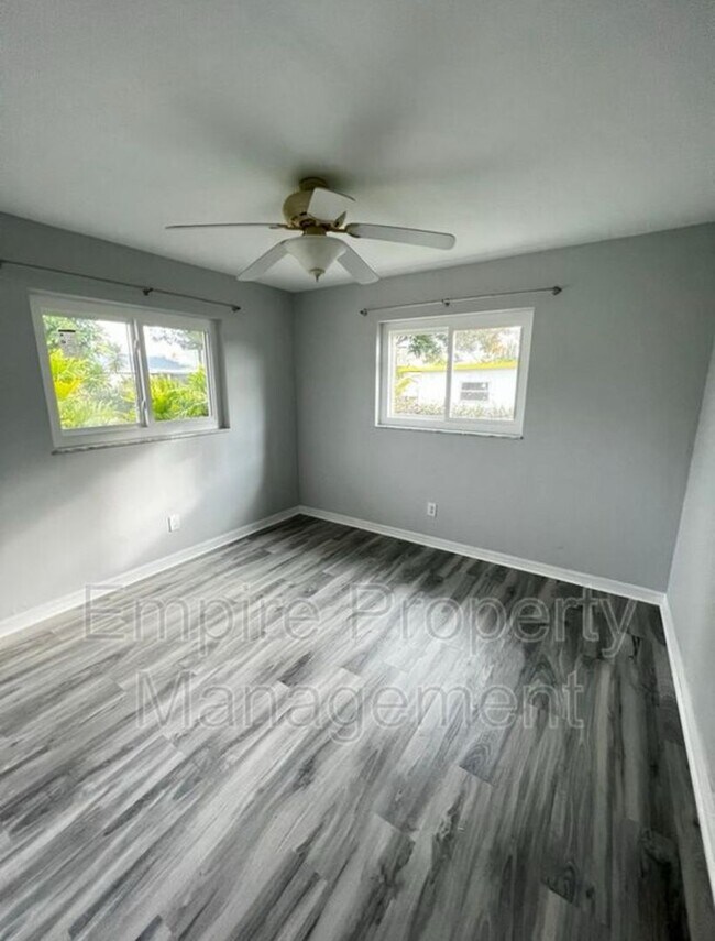 Building Photo - 2 Bedroom 1 Bathroom with fenced yard