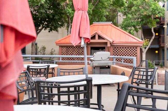 Building Photo - 6380 S Boston St