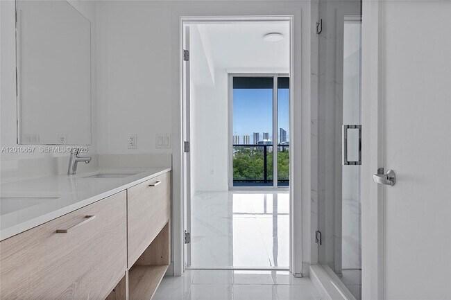 Building Photo - 16385 Biscayne Blvd