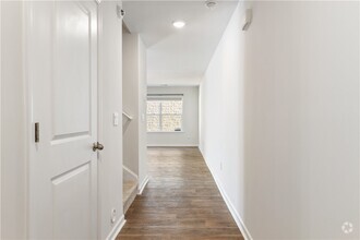 Building Photo - 305 Oakmont Valley Trl