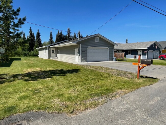 Building Photo - 3bd Home for Rent in Fairbanks! FUEL INCLU...