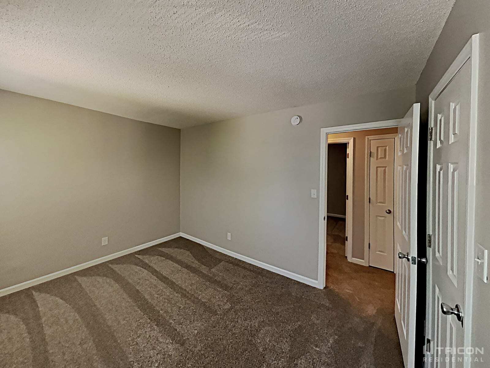 Building Photo - 1017 Woodland Pointe Dr