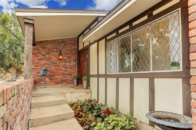 Building Photo - 4135 Breakwood Dr