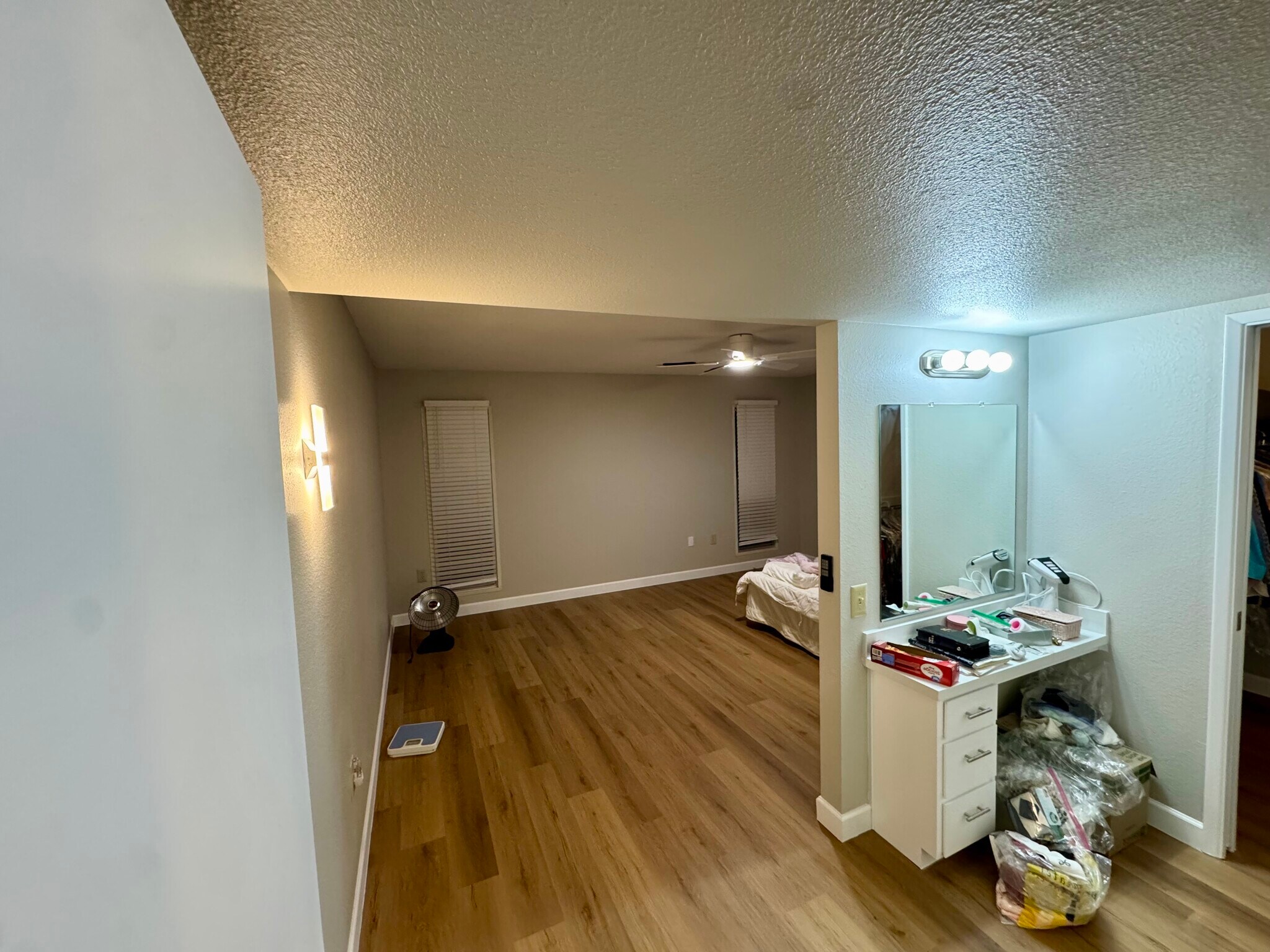 Building Photo - 20018 N Lakeforest Dr