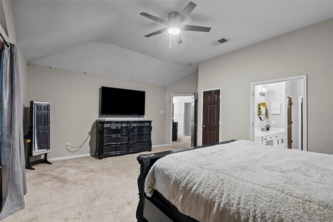 Building Photo - 3131 Bay Spring Dr