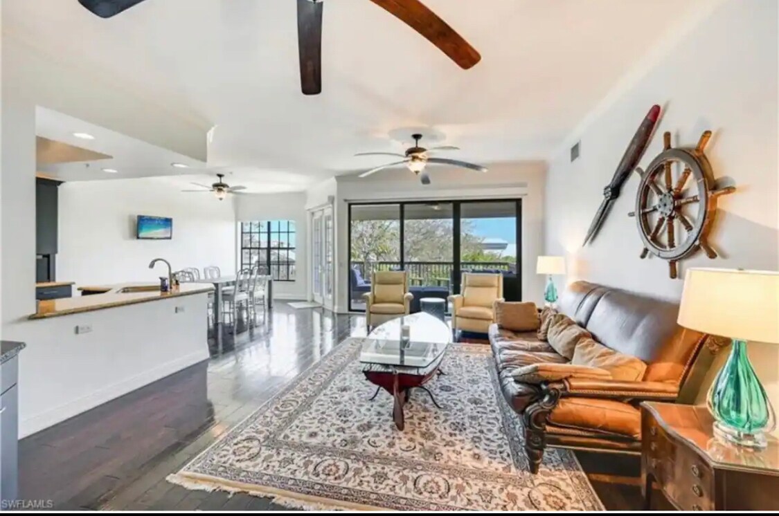 Great room - 705 10th St S