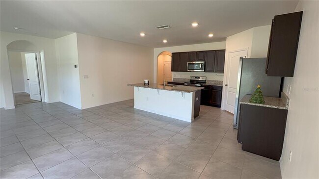 Building Photo - 611 Autumn Stream Dr