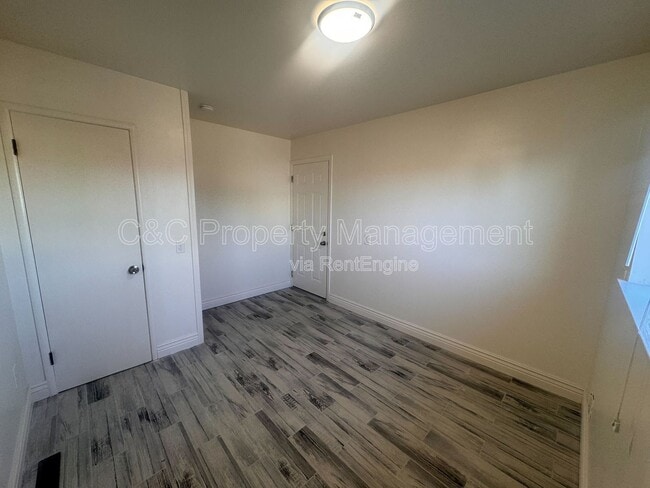 Building Photo - 801 Wainwright St