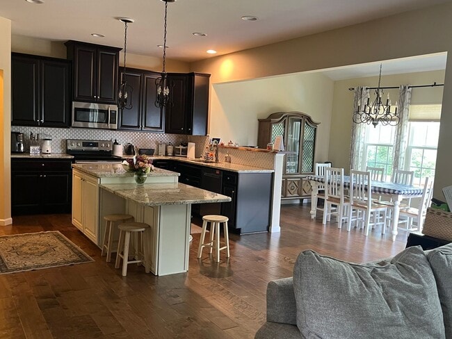 Building Photo - Beautiful 4-bedroom house in Baldwinsville
