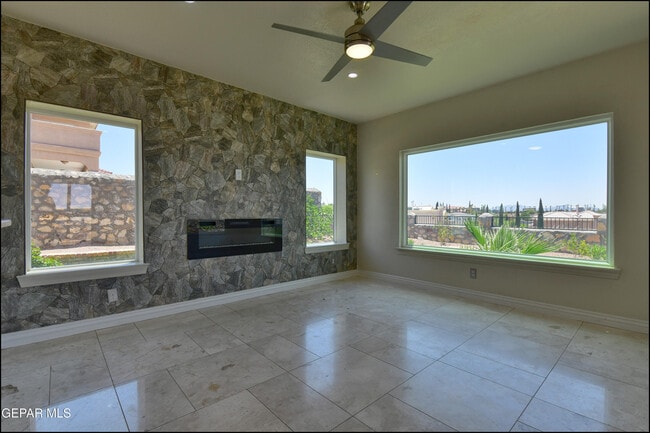 Building Photo - 6732 Pearl Ridge Dr