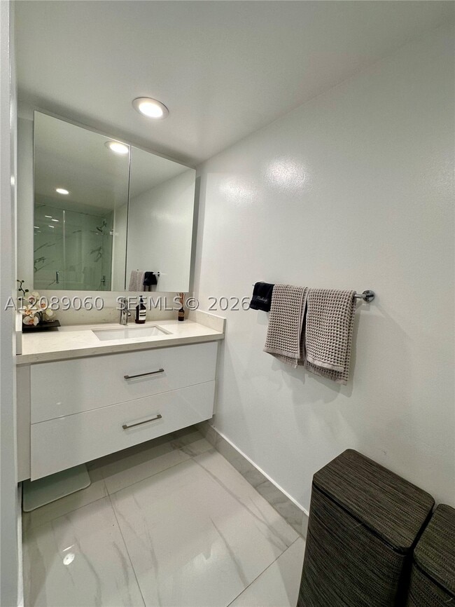 Building Photo - 5600 Collins Ave