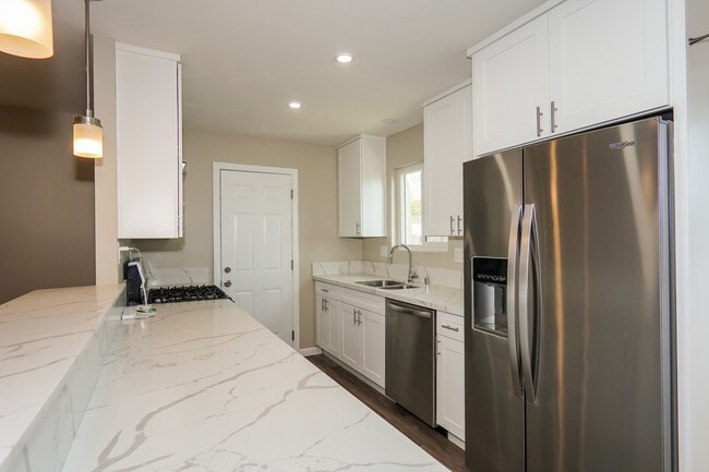 Building Photo - 3951 Marvin St