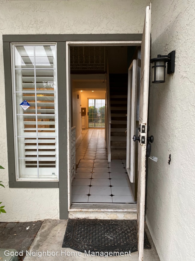 Building Photo - 4 br, 2.5 bath House - 3807 Via Escuda
