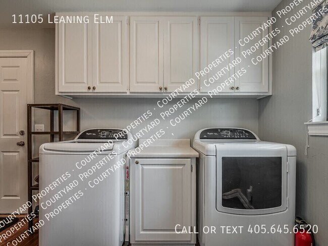 Building Photo - 11105 Leaning Elm Rd