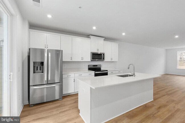 Building Photo - 2546 Neabsco Common Pl