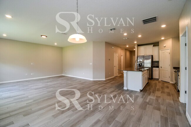 Building Photo - Don't miss out on the opportunity to live ...