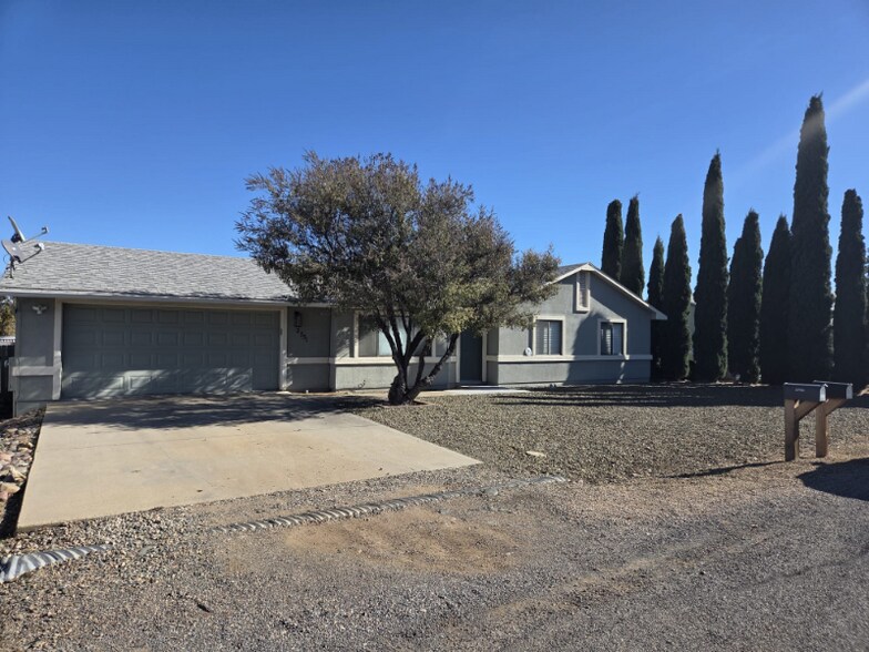 Primary Photo - 2751 N Indian Wells Dr