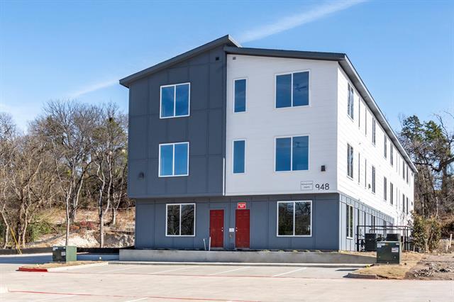 Building Photo - 948 S Corinth St Rd