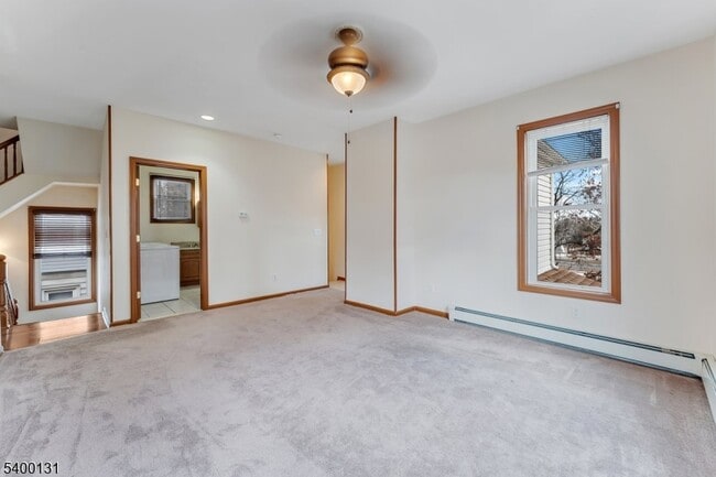 Building Photo - 49 Spruce St