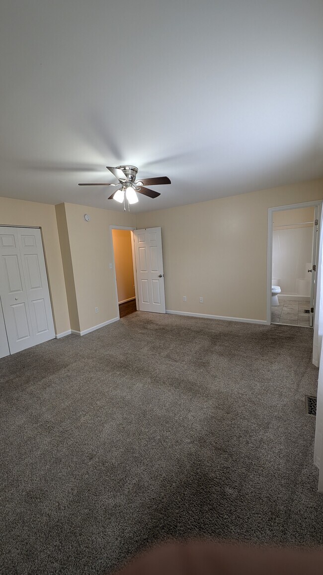 Building Photo - 1185 Ashford Ln