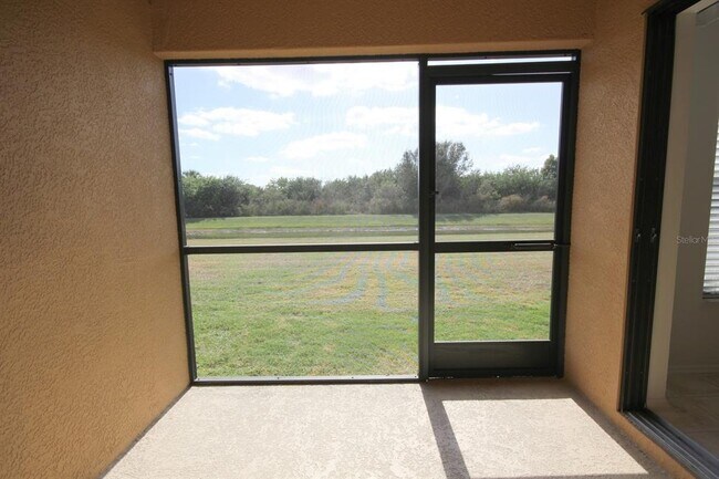 Building Photo - 2510 Edgewater Falls Dr