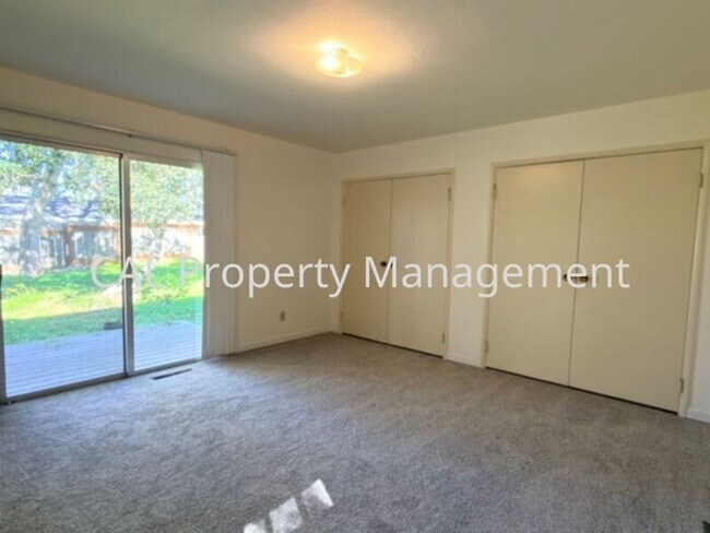 Building Photo - Beautiful 3-Bedroom Pebble Beach Home!