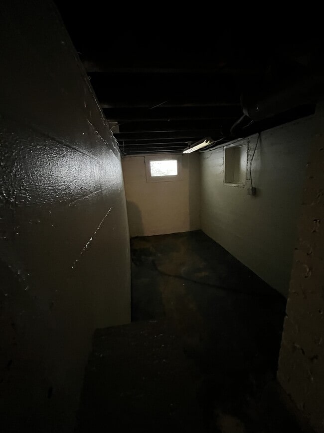 Building Photo - 7351 Clovernook Ave