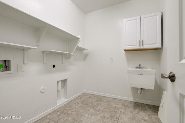 Building Photo - 17435 W Georgia Dr