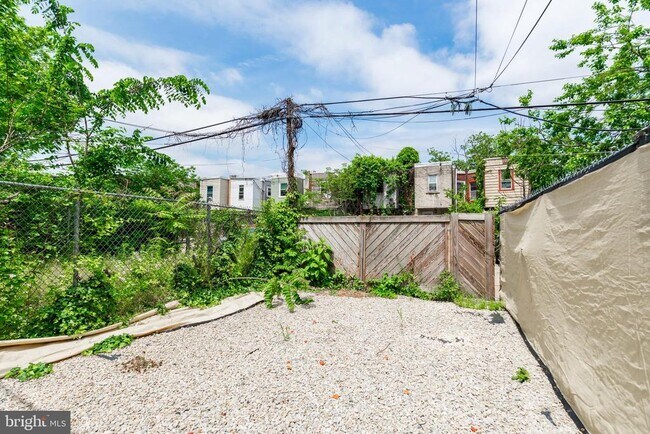 Building Photo - 5111 Willows Ave
