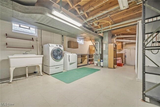 Building Photo - 6175 Vernondale Dr