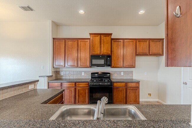 Building Photo - 6526 Bella Noche Dr