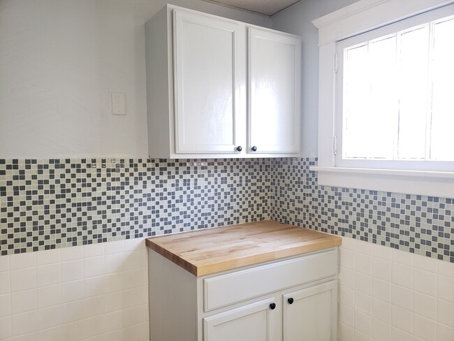 Building Photo - 423 Steward Ave