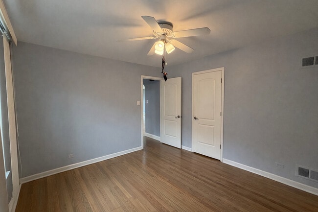 Building Photo - 8201 S Homan Ave