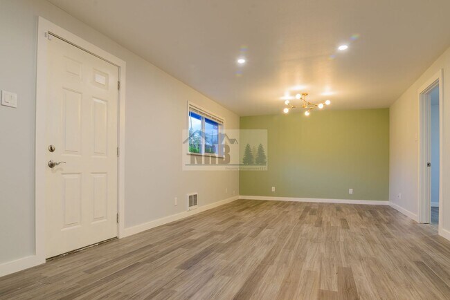 Building Photo - BRAND NEW 5 bed House in UP School District!