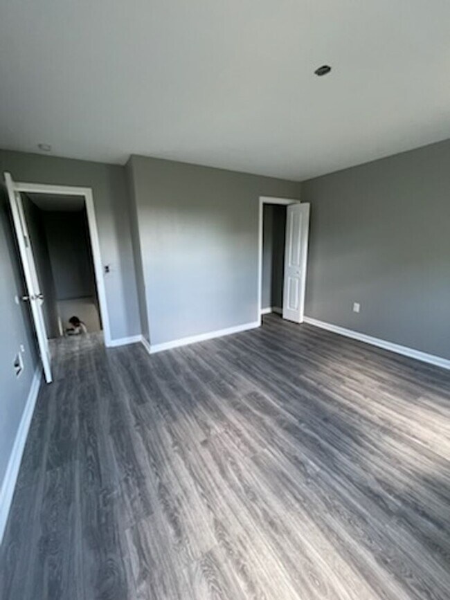 Building Photo - Fully Rehabbed 4 bedroom home for rent