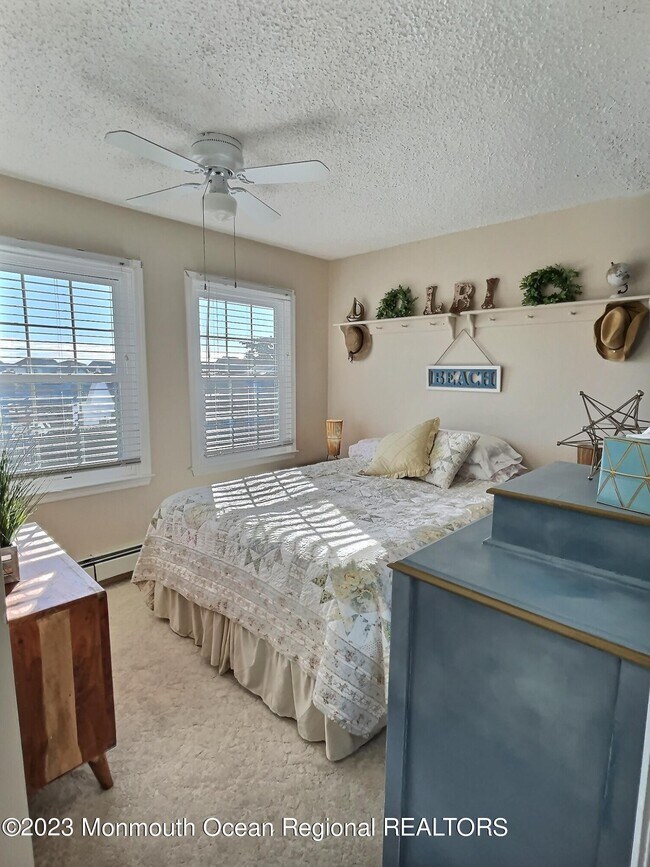 Building Photo - 179 Bernard Dr