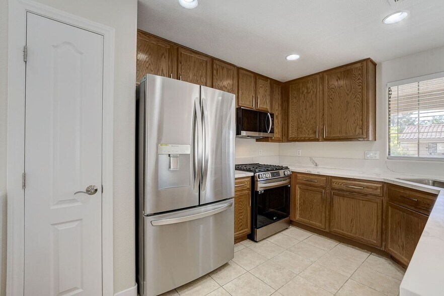 Building Photo - 7320 Camrose Ridge Pl