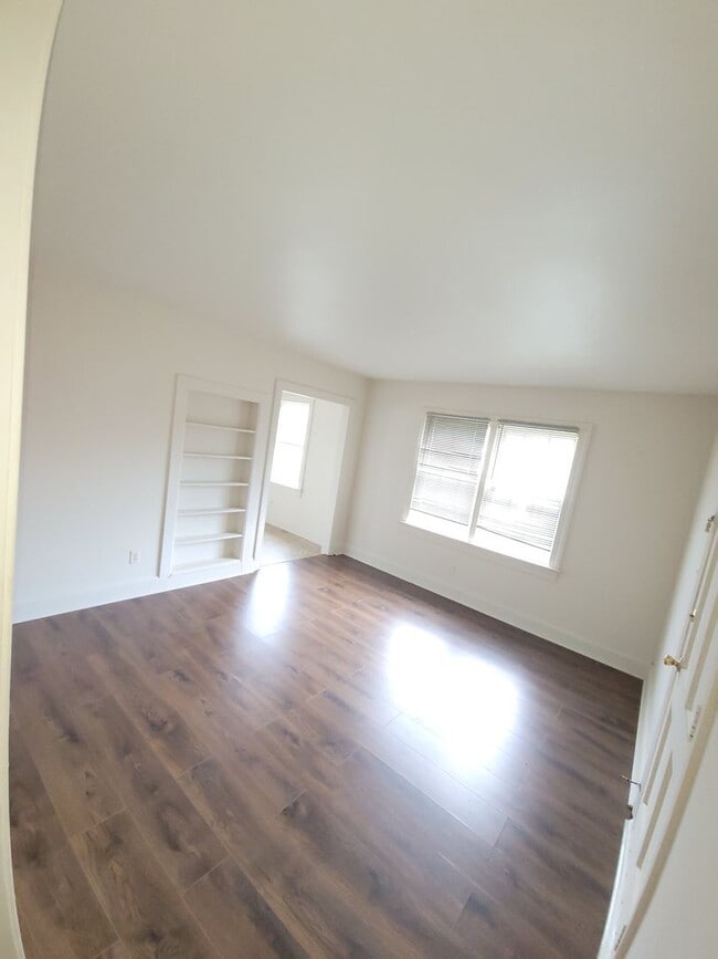 Building Photo - 405-A E Beech St