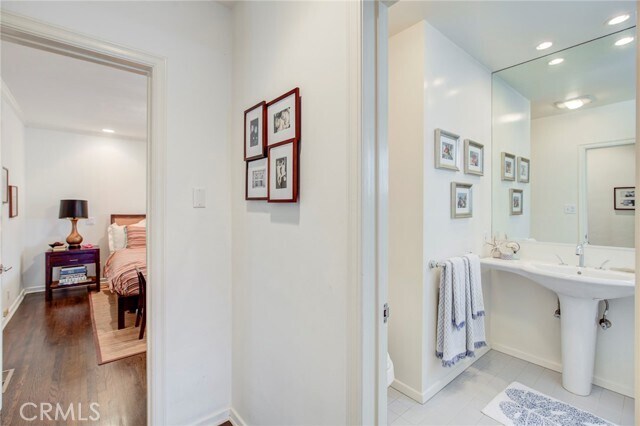 Building Photo - 333 3rd St