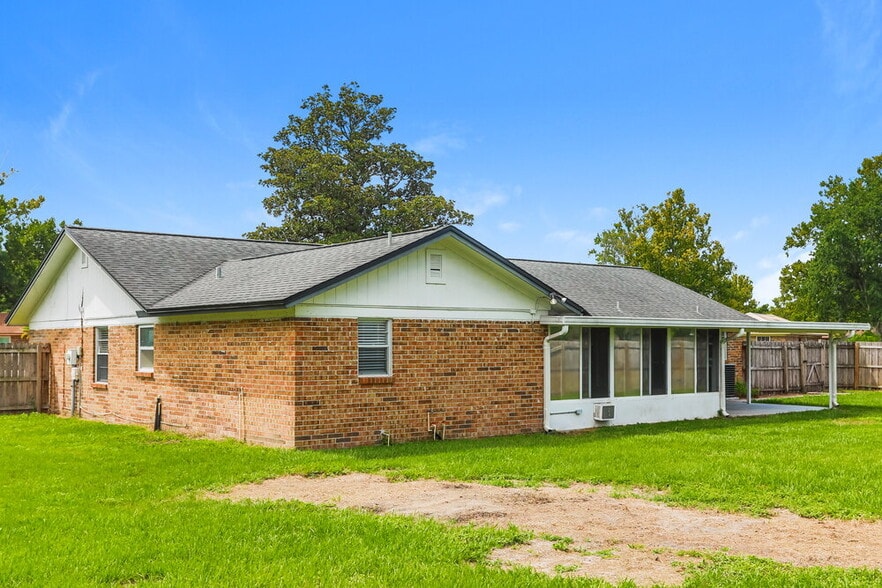 Building Photo - 2647 Beaumont Ct