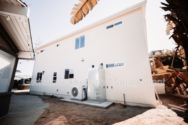 Building Photo - 5263 Tipton St