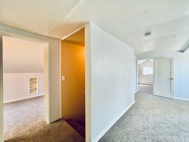 Building Photo - Renovated 4 bedroom 2 bath Home with Plenty of Space!