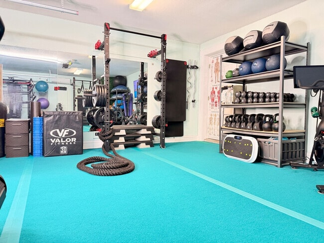 Building Photo - 507 S Willow Ave