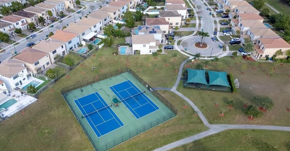 Building Photo - 965 NE 193rd Ter