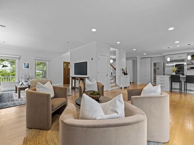 Building Photo - 93 W Goulding St