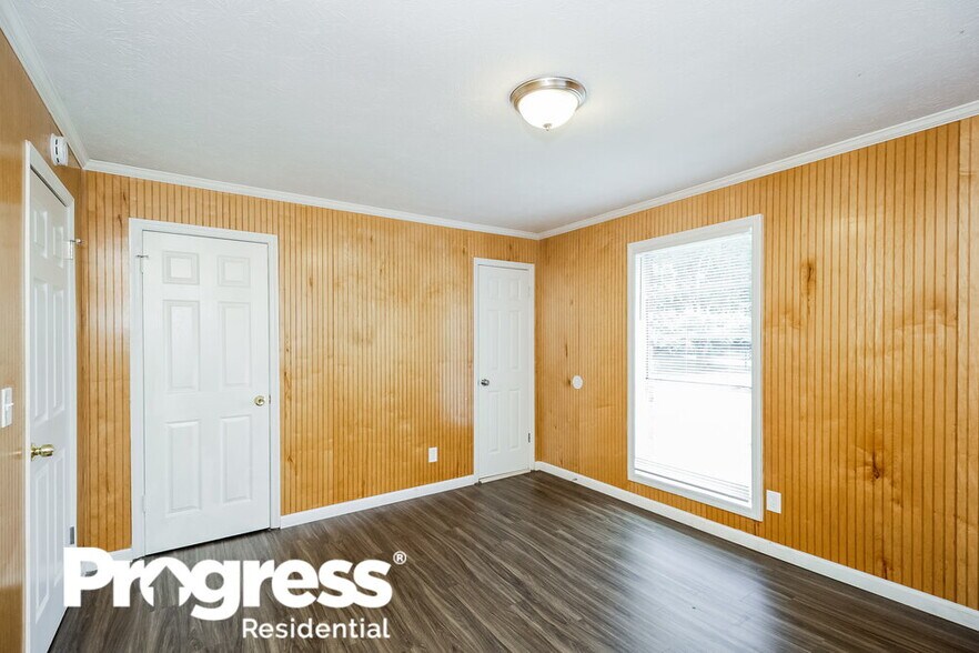 Building Photo - 6185 Marilla St