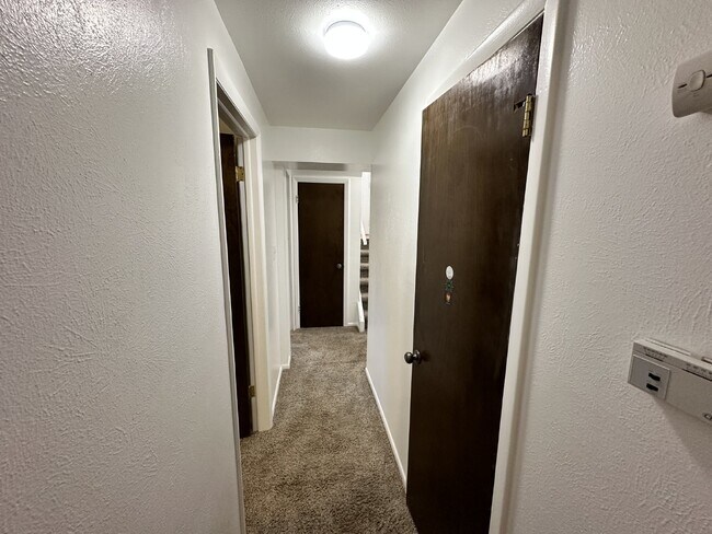 Building Photo - "Charming 3-Bedroom Condo with Hardwood Floors & 2 Full Baths in Golden, CO!"