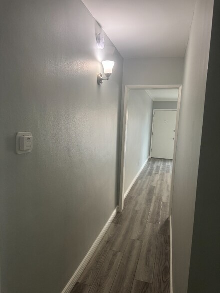 Building Photo - 8757 Owensmouth Ave