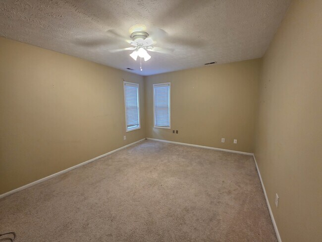 Building Photo - 399 Admiral Dr